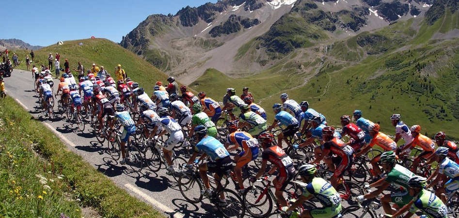 El ciclismo profesional, ante el ‘Tourmalet’ de hacerse un hueco en los entornos digitales